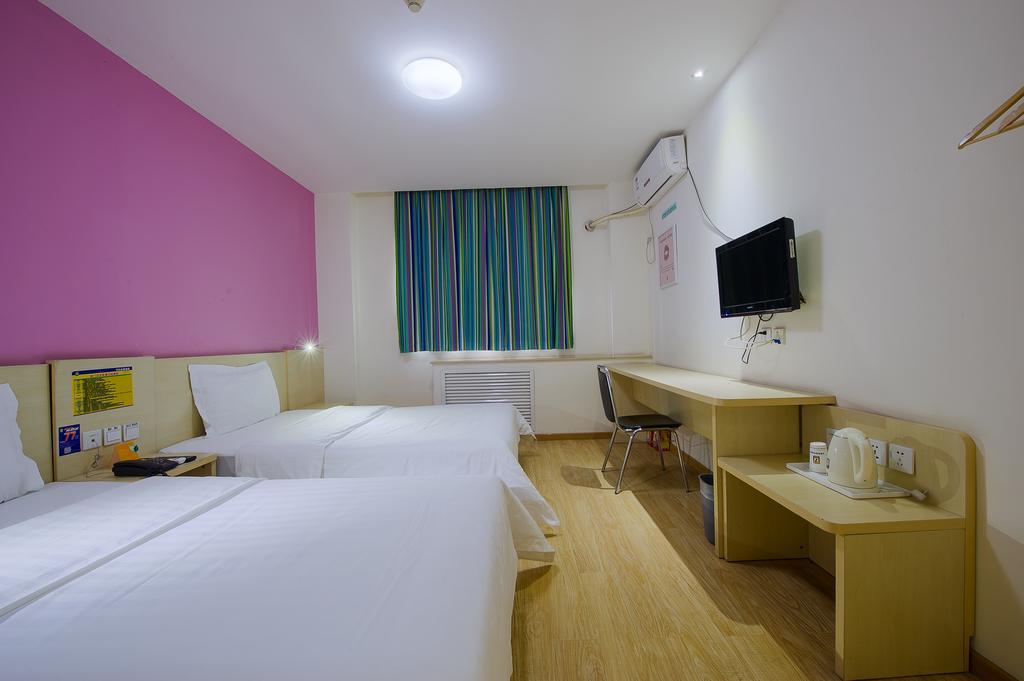 7Days Inn Premium Guangzhou Tianhe West Tiyu Road Subway Station Exterior photo