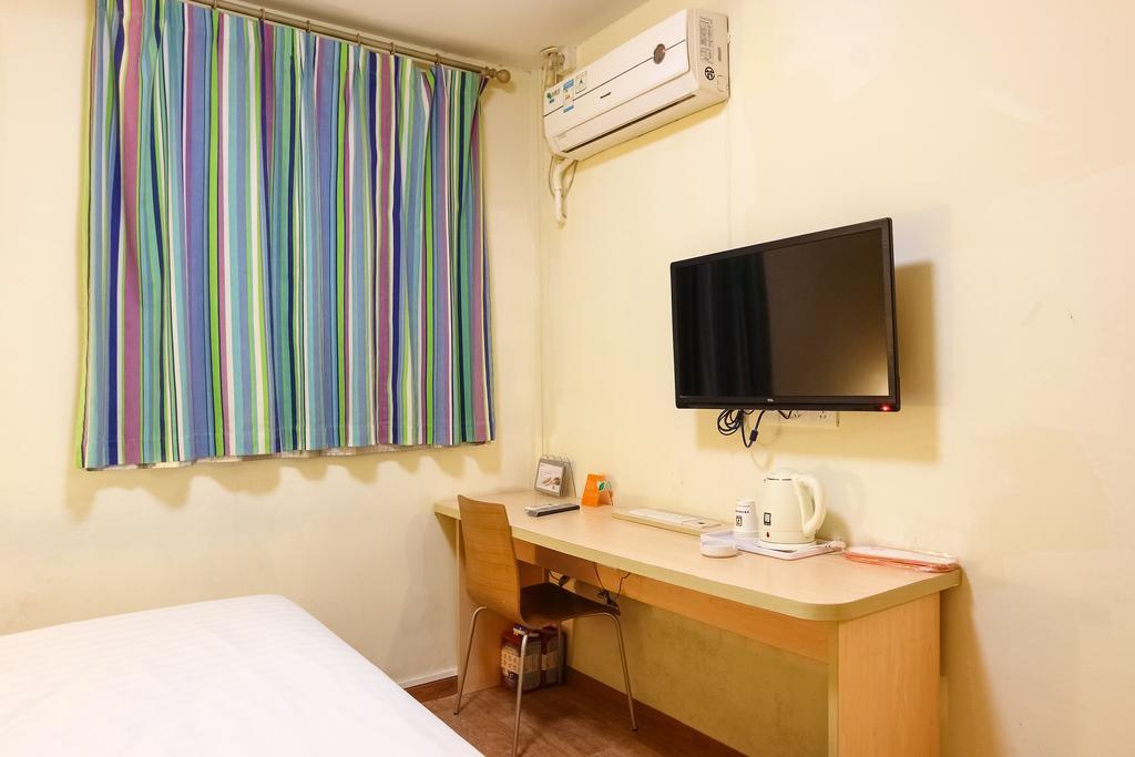 7Days Inn Premium Guangzhou Tianhe West Tiyu Road Subway Station Exterior photo